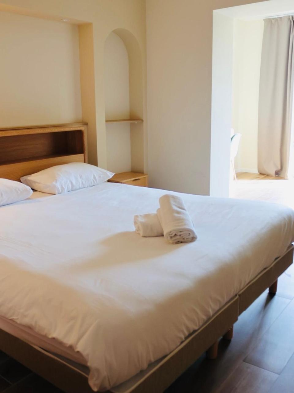 阿多尼斯萨那丽洗浴大酒店 滨海萨纳里 外观 照片